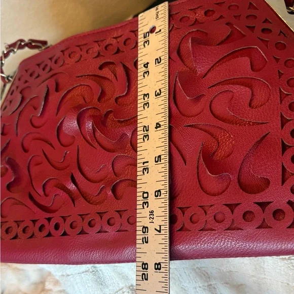 Handmade artisan laser cut leather bag artist unknown. Pristine real silk lining - Picture 12 of 14